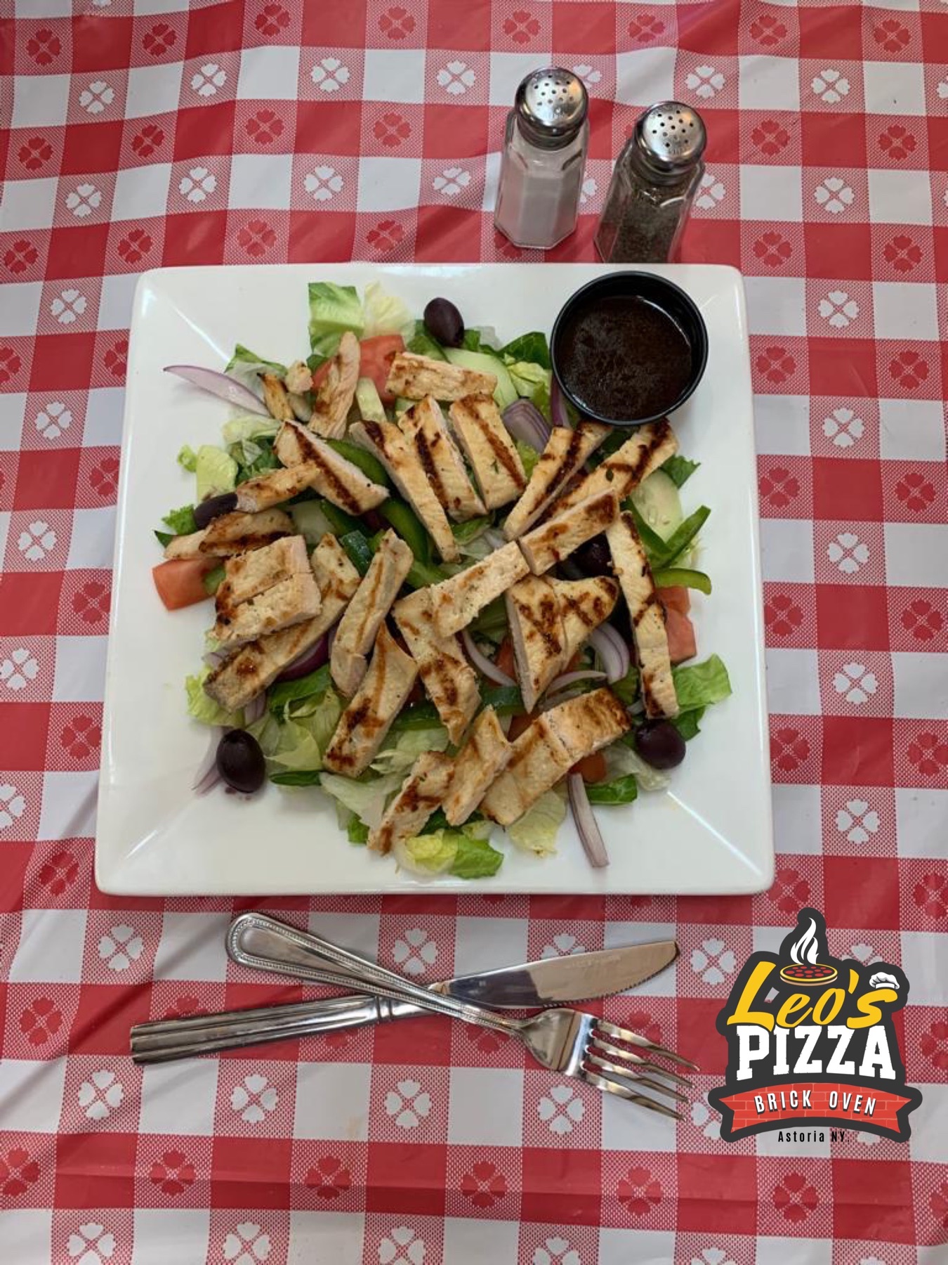 Grilled chicken salad from Leo's Pizza