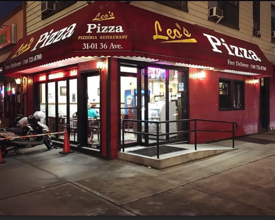 Entrance to Leo's Pizza on 36th Ave in Astoria